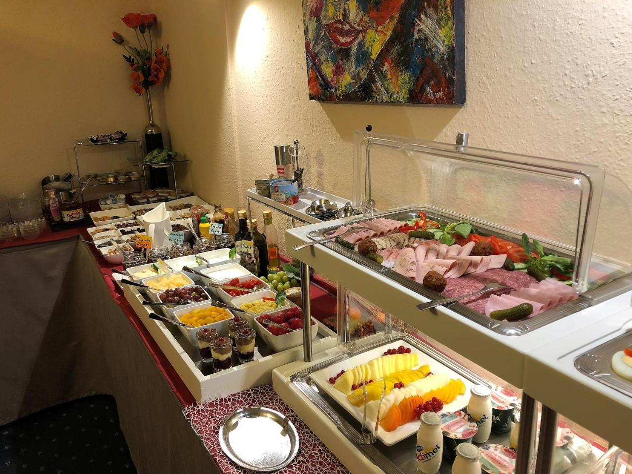 汉堡斯塔德特特酒店 萨尔布吕肯 外观 照片